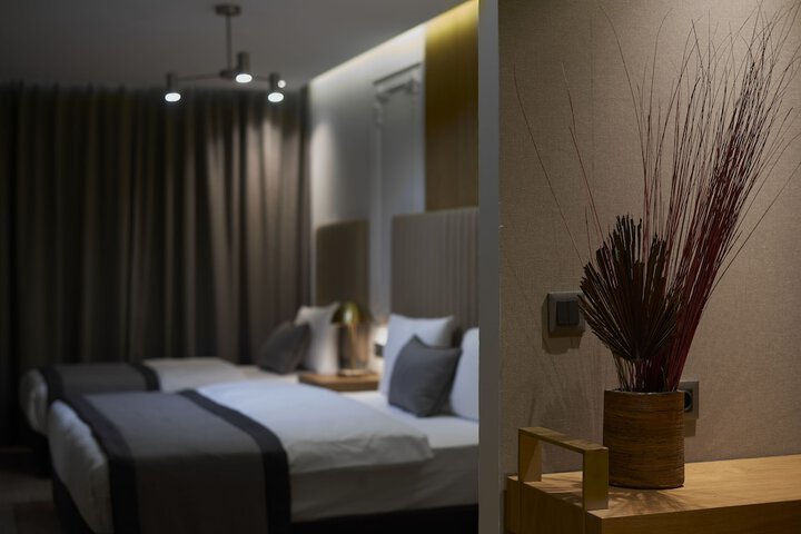 Room 14 of 32