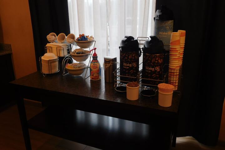 Breakfast area