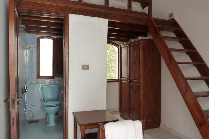 Room 13 of 46