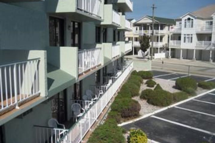Hotel 7 of 40