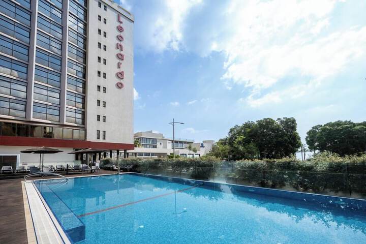 Hotel Pool