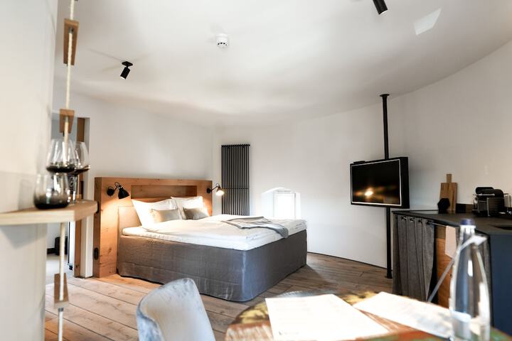 Room 47 of 105