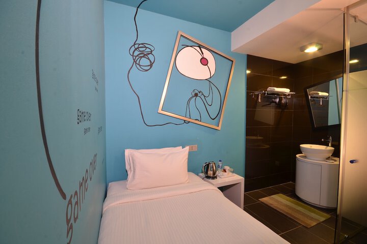 Room 10 of 51