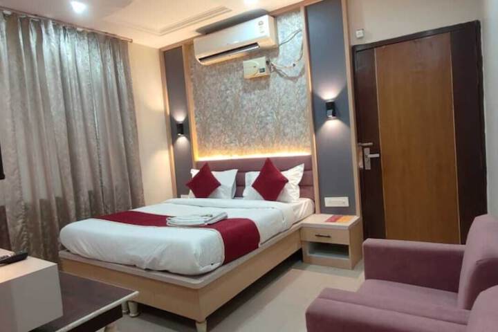 Room 7 of 15