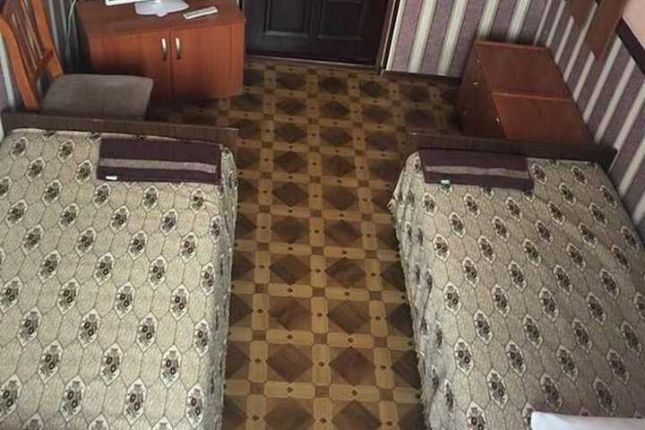 Room 7 of 19