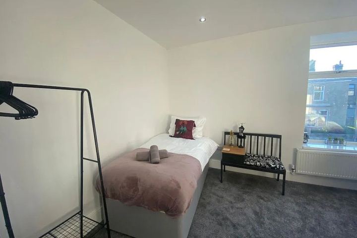 Room 3 of 8