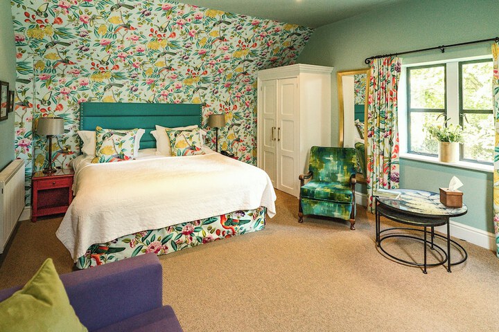 Room 33 of 95