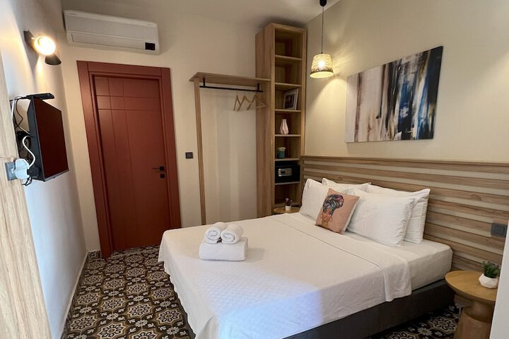 Room 33 of 50