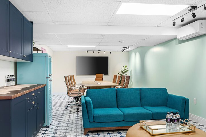 Business Center 289 of 304