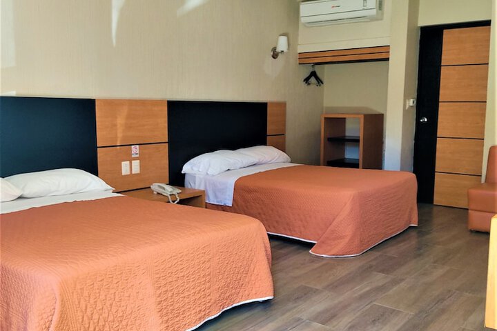 Room 11 of 36
