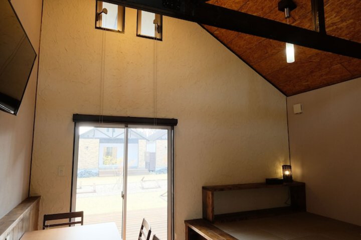 Room 5 of 19