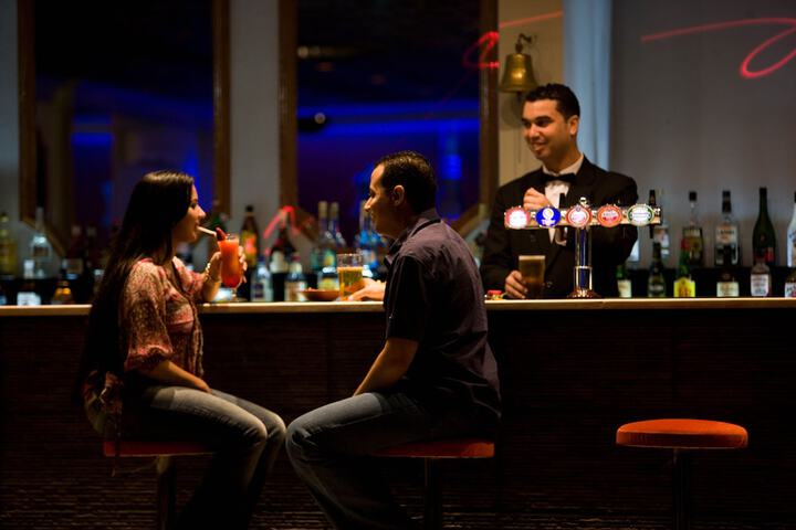 Lounge 29 of 43