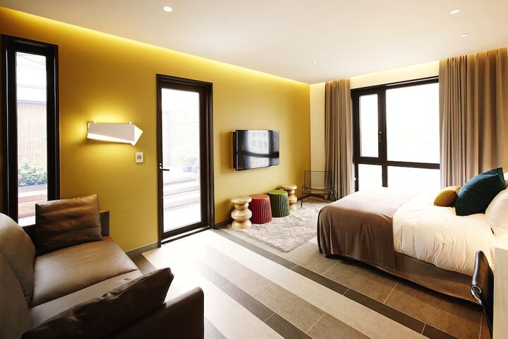Room 10 of 64