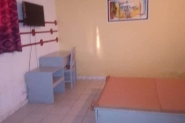 Room 4 of 5
