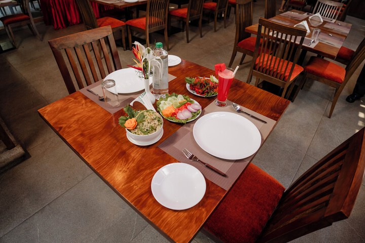 Dining 115 of 147