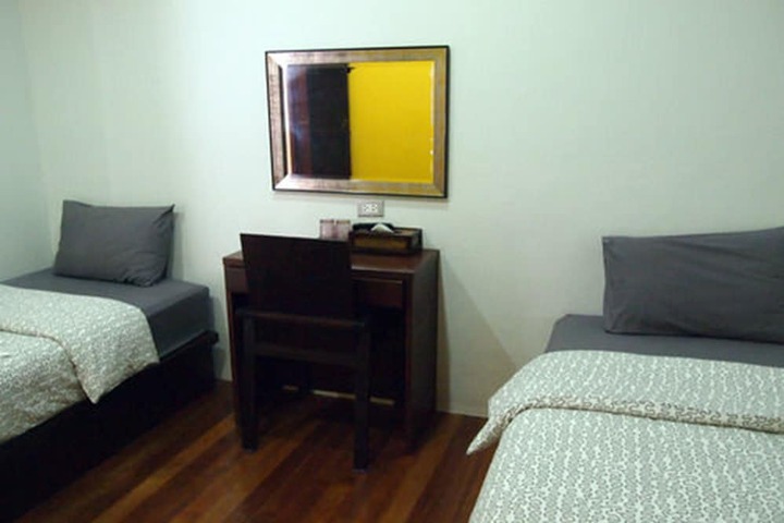Room 25 of 31