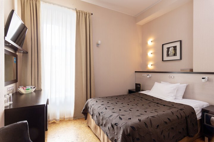 Room 26 of 107