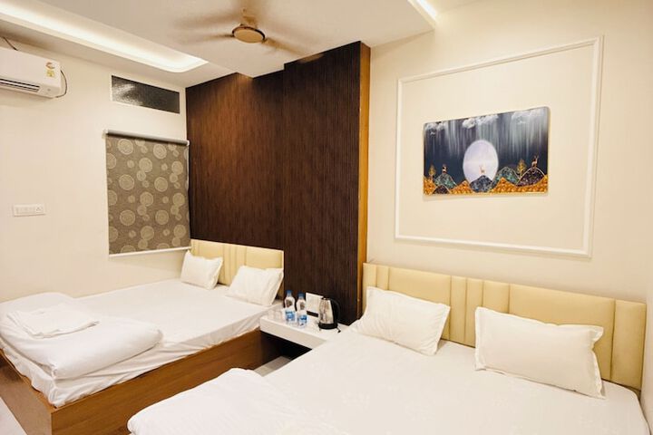 Room 15 of 37