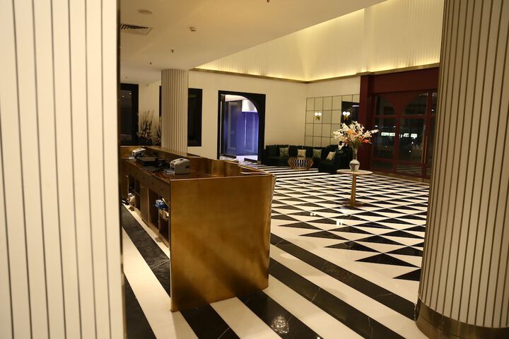 Business Center 72 of 93