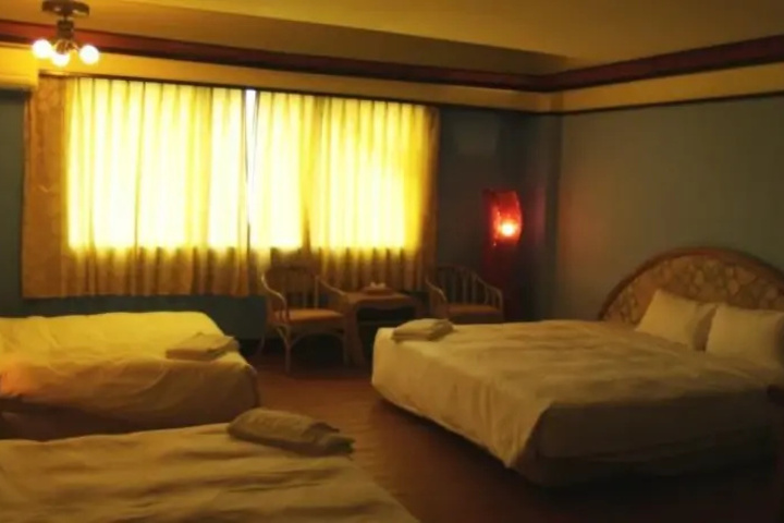 Room 2 of 6