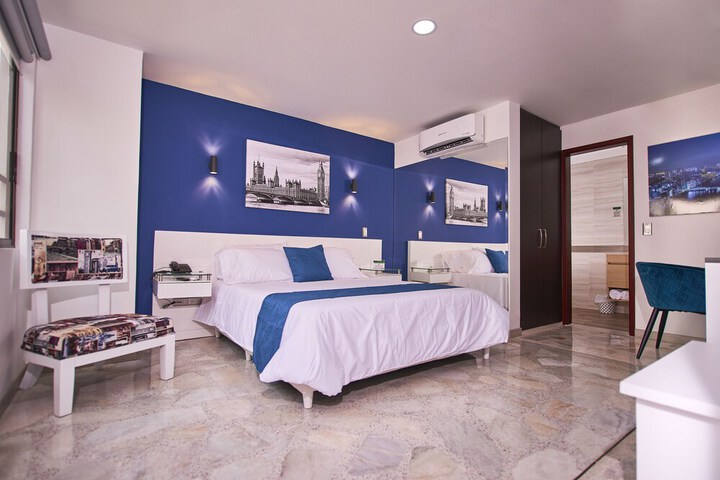 Room 2 of 30