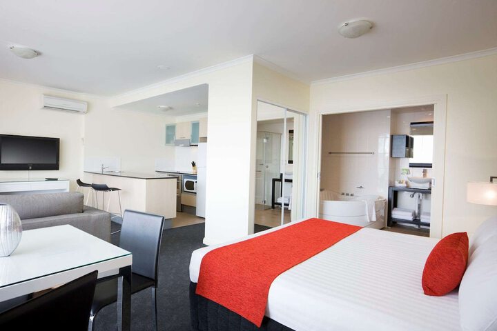 Room 10 of 62