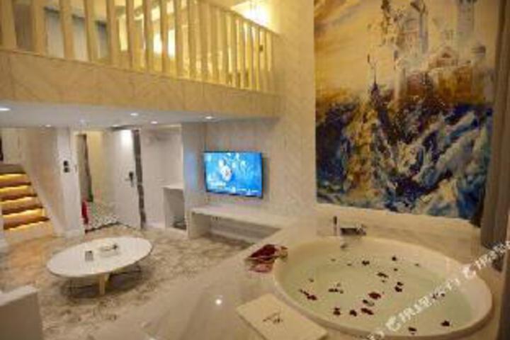 COHO Loft Designer Hotel (Kunming Xicheng Shidai)