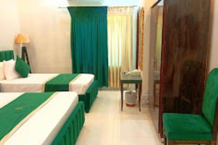 Room 2 of 5