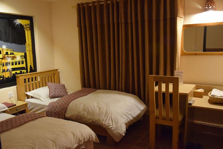 Room 8 of 31