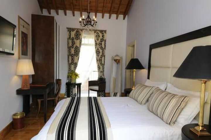 Room 8 of 30