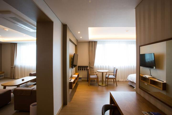Room 54 of 145