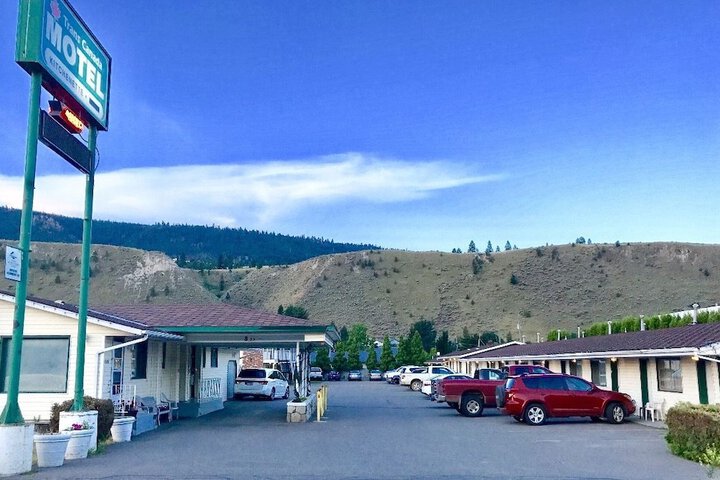 Property Grounds 36 of 43