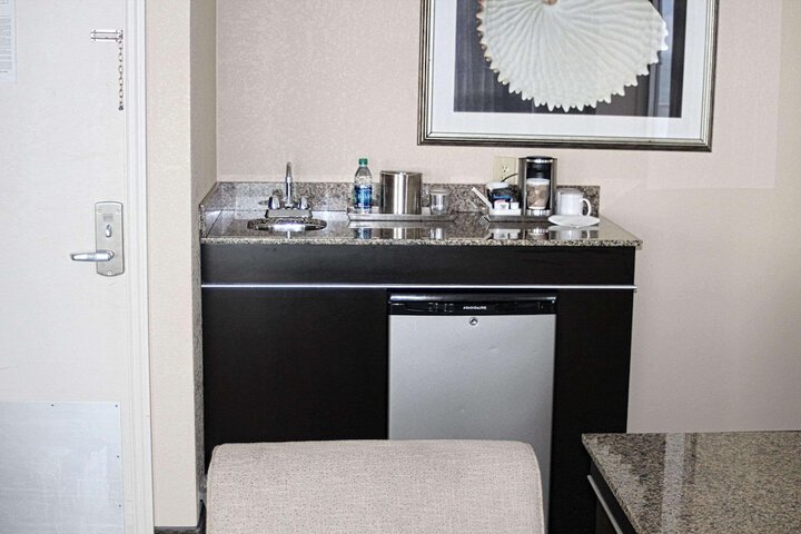 Mini-refrigerator