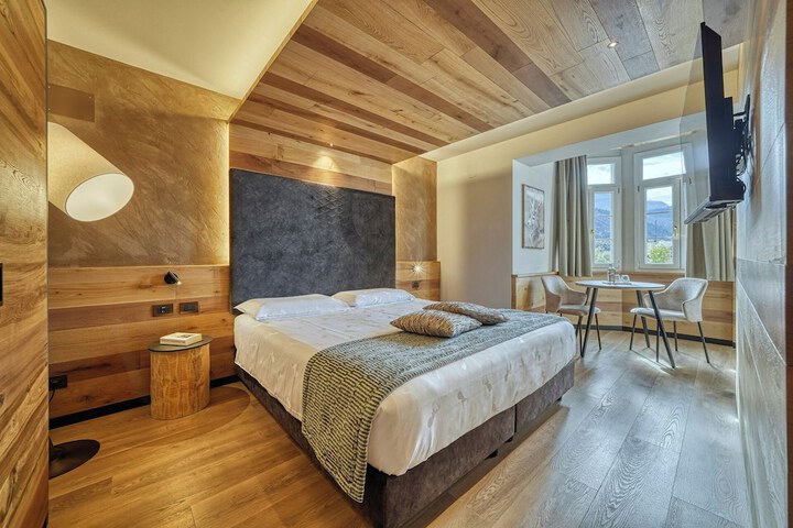 Room 64 of 212