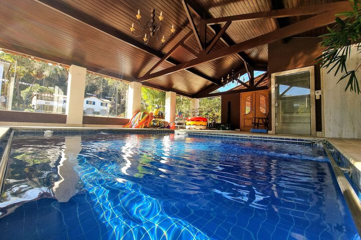 Pool 106 of 152