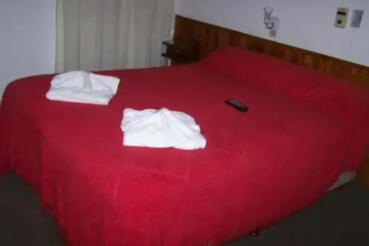 Room 3 of 10