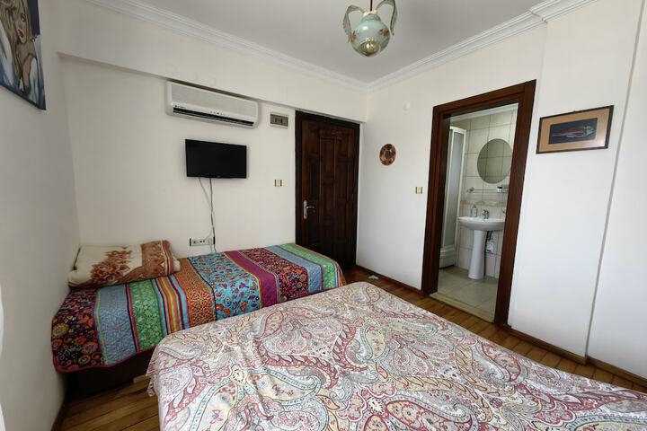 Room 27 of 92