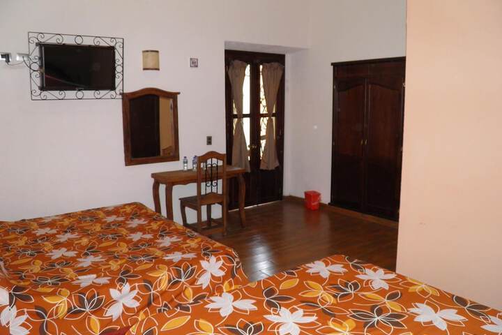 Room 25 of 43