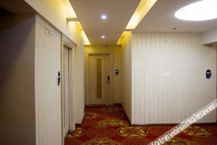 Hotel Interior 10 of 36