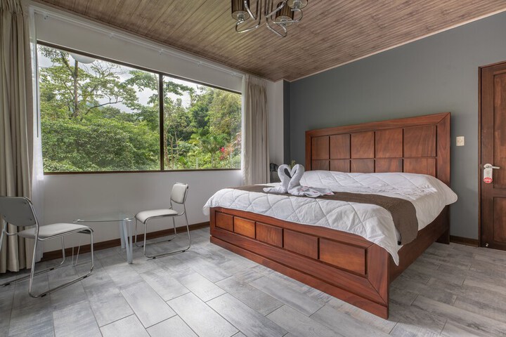Room 17 of 63