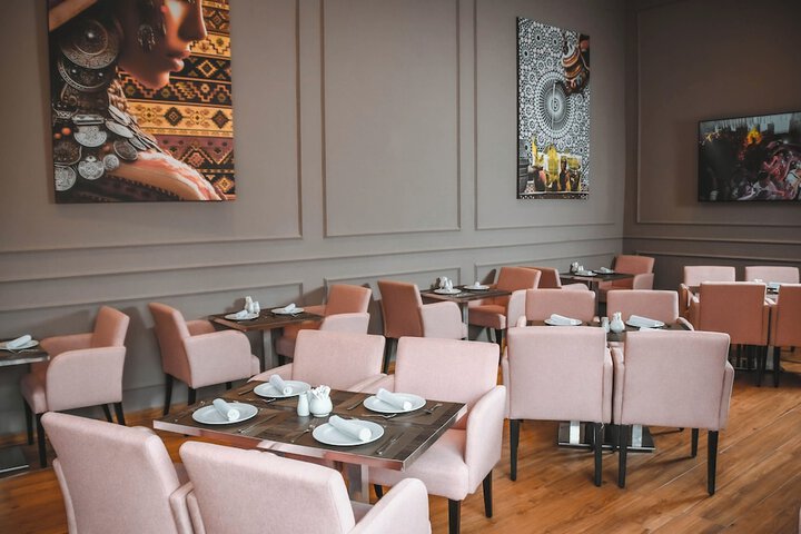 Dining 73 of 105