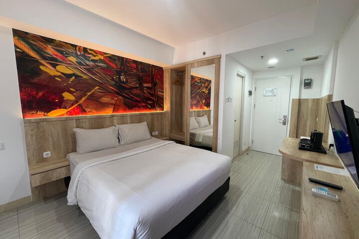 Room 3 of 12