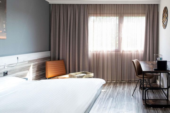 Room 54 of 189