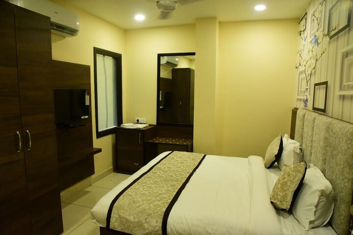 Room 16 of 128