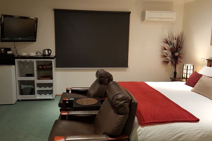 Room 8 of 96