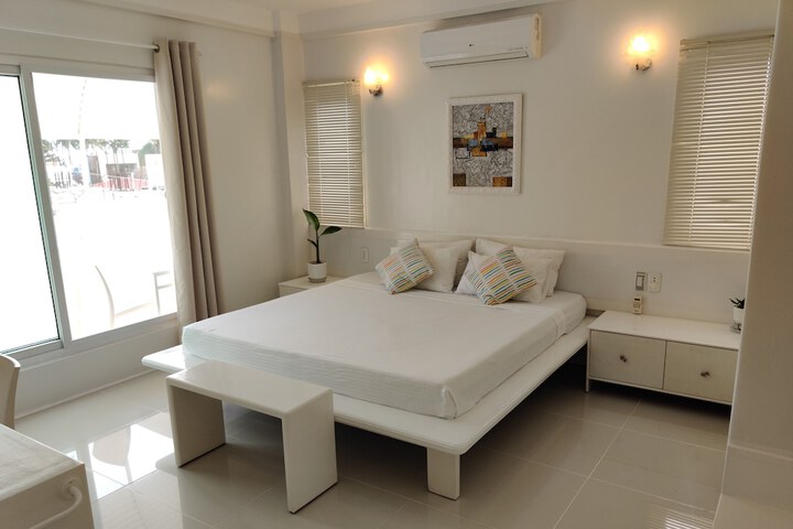 Room 10 of 40