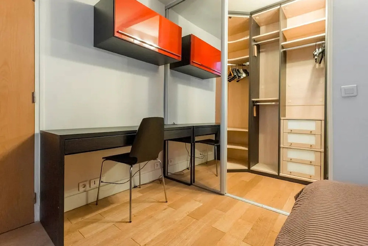 Room 2 of 18