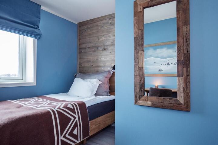 Room 3 of 38