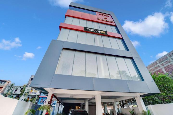 Super Townhouse OAK The Dev Regency