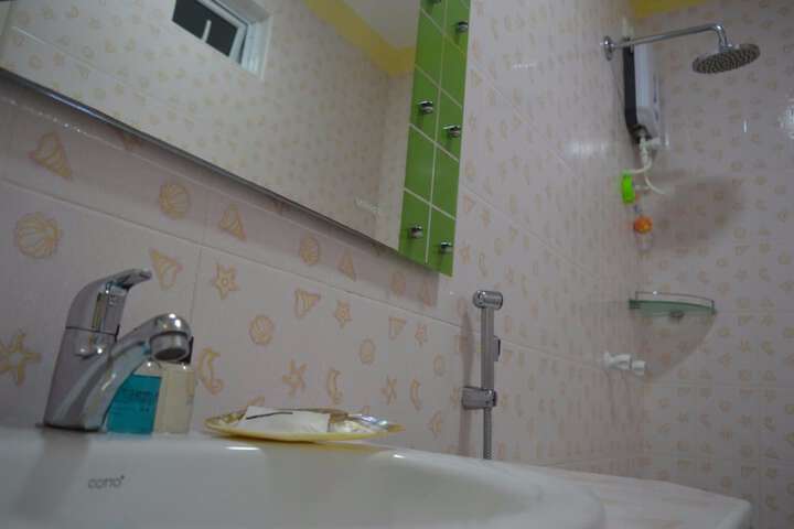 Room 12 of 20